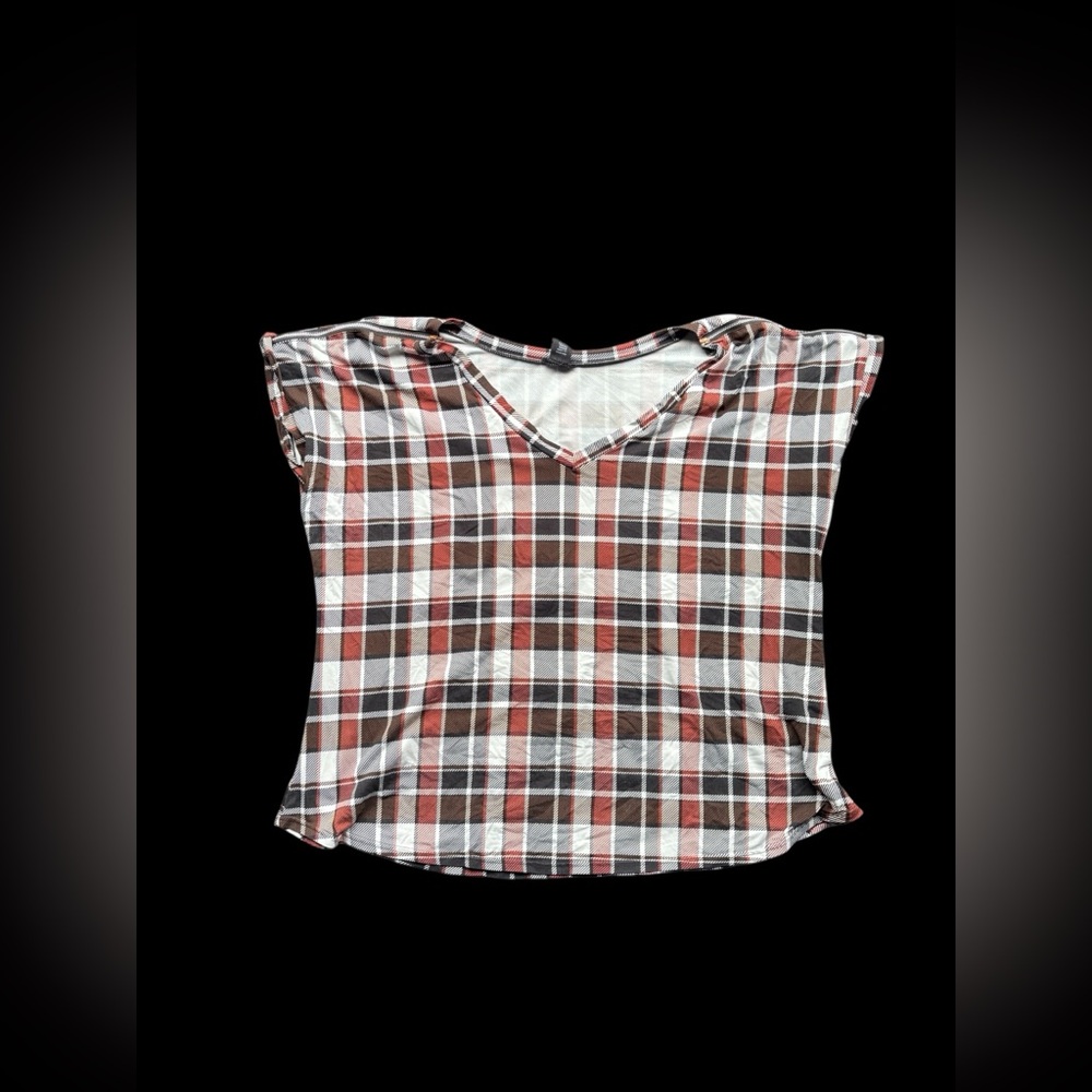 ✨Red and white Bae City plaid top✨